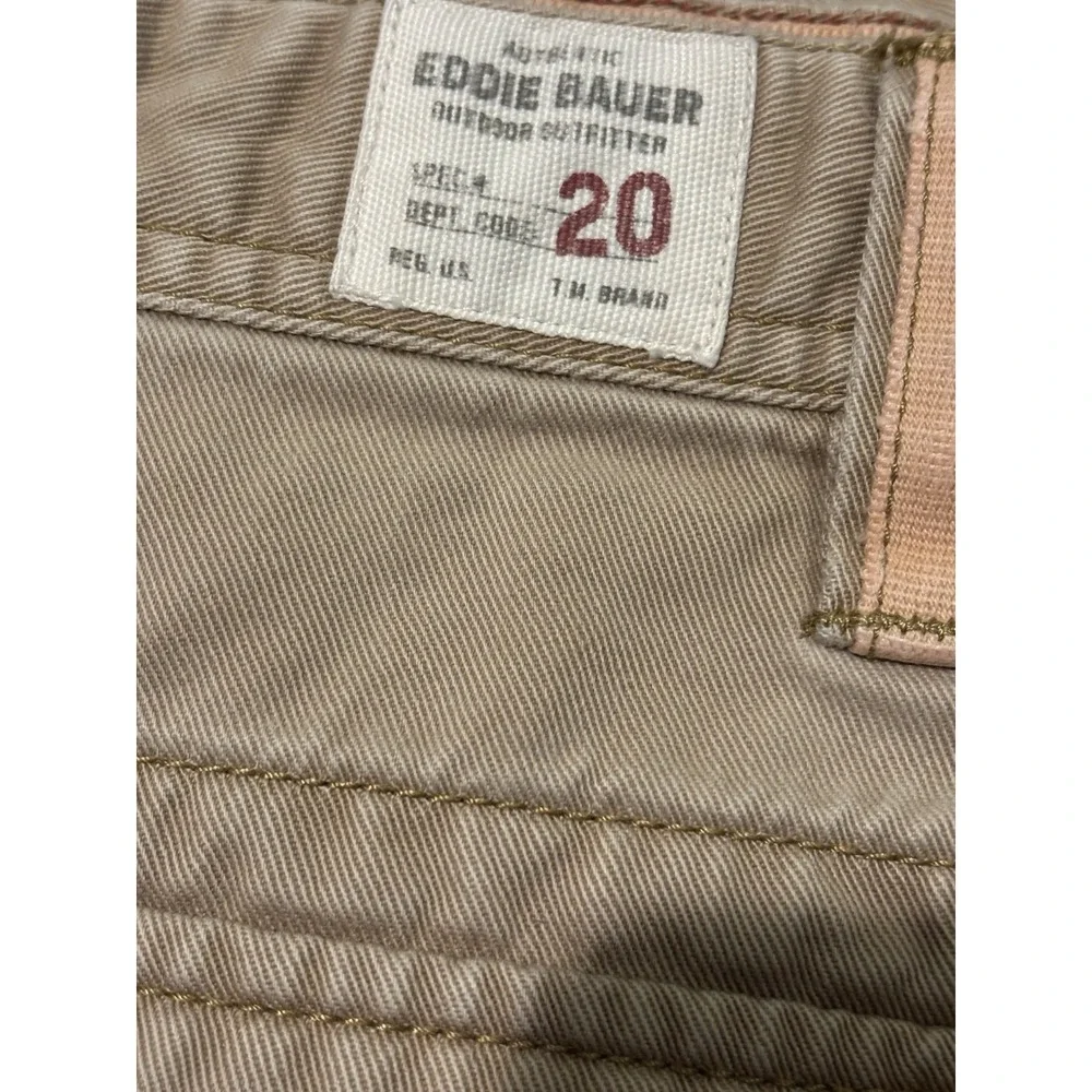 Eddie Bauer Mens 33 Cargo Shorts Beige Loose Fit Canvas Outdoor Outfitter Hiking